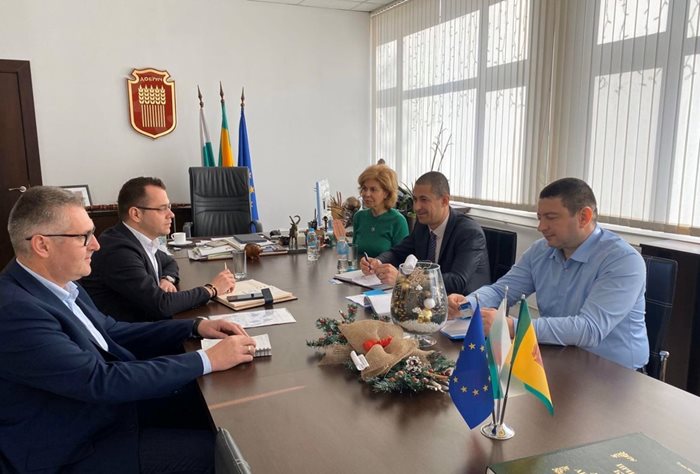 Мениджърите на “Енерго-Про Варна” на среща с кмета на Добрич Йордан Йорданов.