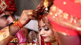 Защо индийците споделят съпругите си със своите братя