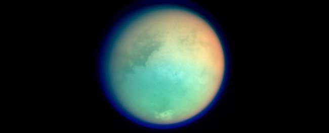 Снимка на Титан през 2004 г. Източник: НАСА