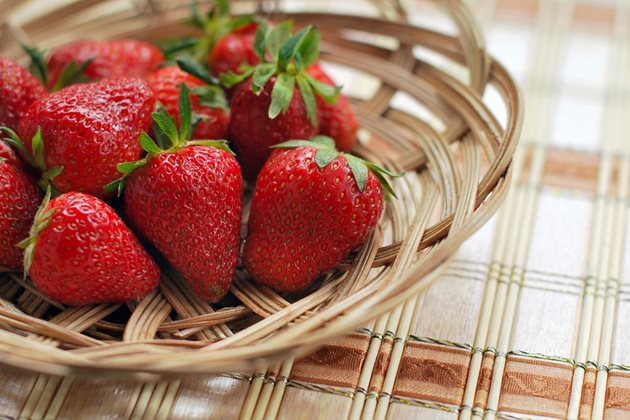 Най-богати на антиоксиданти са ягодите.