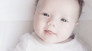 Какво ни казва усмивката на бебето през различните месеци до годинката?