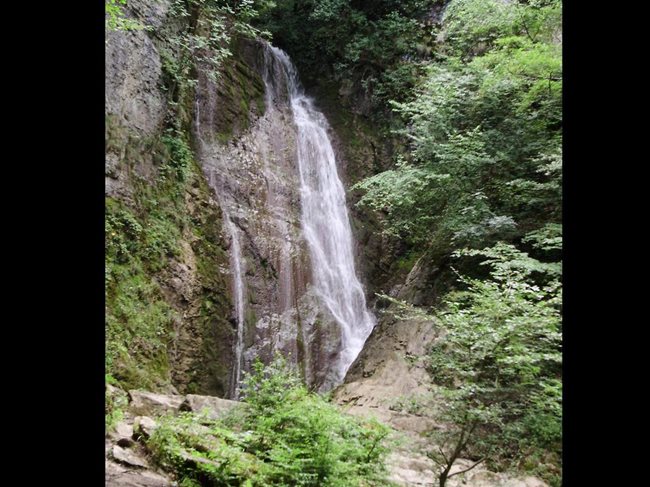 Това е една снимка на водопад Скока в град Тетевен. Дано ви хареса!
Габриела Стойкова, 13 год., Сливен.
[cherry9696@abv.bg]