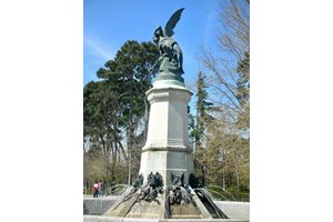 "Падналият ангел" в Мадрид се смята за единствения в света официален паметник на Сатаната 
