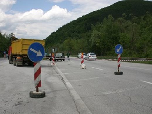 Утре започва рехабилитацията на 21 км от пътя при прохода "Петрохан"