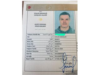 Брендо се подмладил с 1 г. в паспорта си от Турция