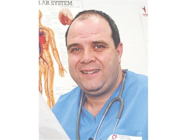 Д-р Асен Драмов, главен асистент към сектор “Ангиология” в Клиниката по съдова хирургия и ангиология в Националната кардиологична болница - София