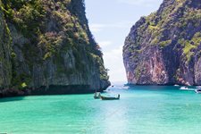 Известният плаж "Мая Бей" в Тайланд ще бъде затворен за два месеца