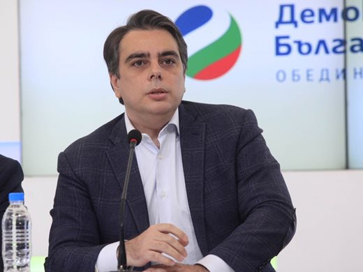 Асен Василев намери грешки за 4 милиарда лева в бюджета на Гълъб Донев (Видео)