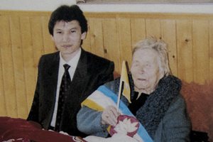 Ванга с Кирсан Илюмжинов, почетен гражданин на република Калмикия, 1995 г.
