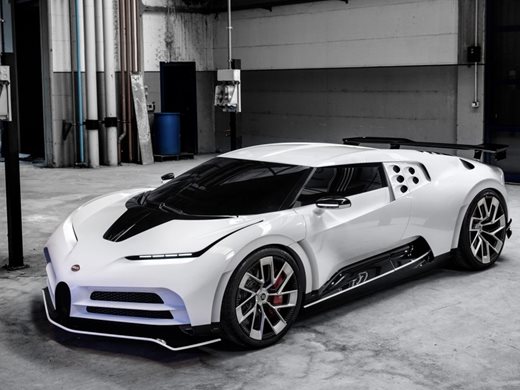 Кристиано Роналдо продава най-скъпата кола в света - Bugatti Centodieci, харчела много