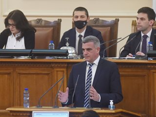 Стефан Янев и Кирил Петков: В България няма чужди военни бази